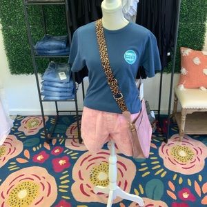 Entro elastic waist shorts with pockets in soft pink denim.